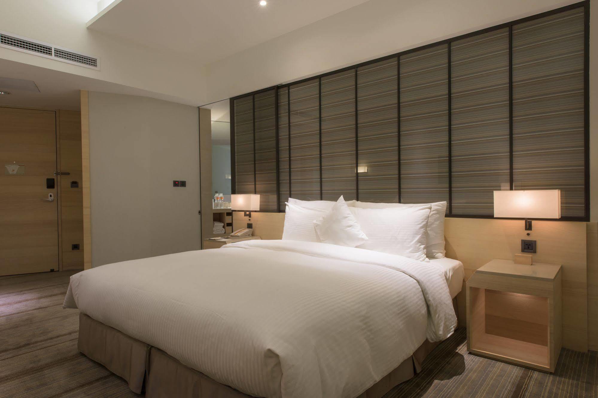 Hotel Cozzi Zhongshan Kaohsiung Zewnętrze zdjęcie